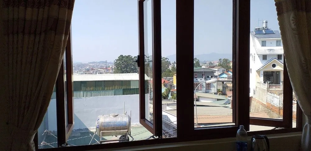 Nón Lá Guest House