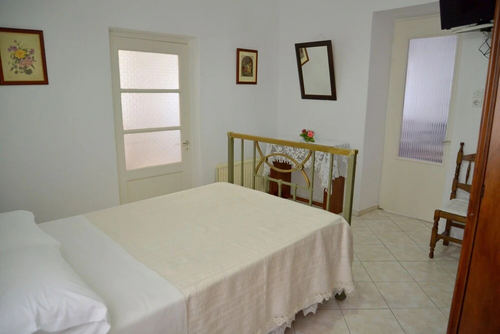 Irinis House