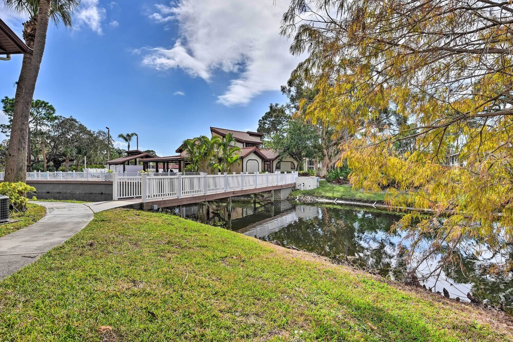 Resort-style Condo 6 Mi to Bradenton Beach!