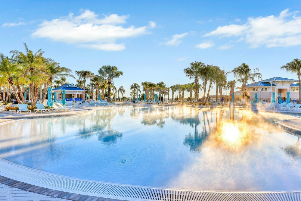 Windsor Island Wonder - Private Pool, Near Theme Parks & new Club House