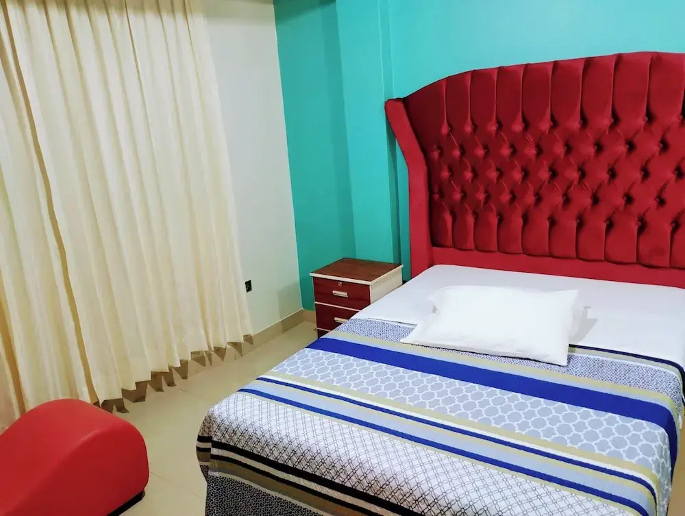 HOSTAL TOSCANO SUITES