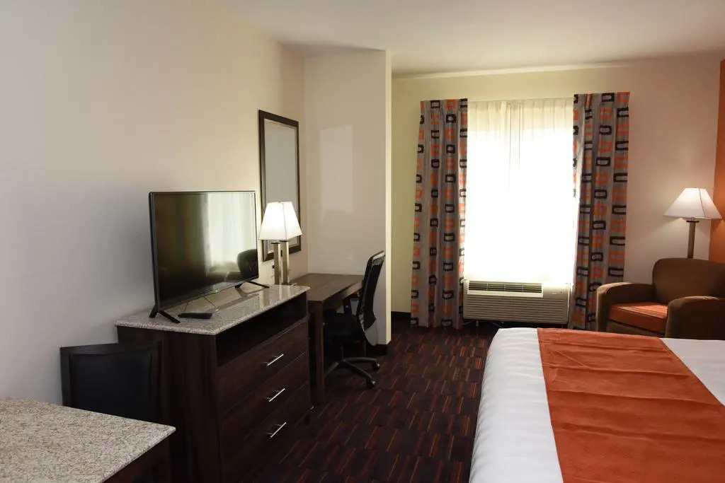 Home Away Kitchen Suites Enid