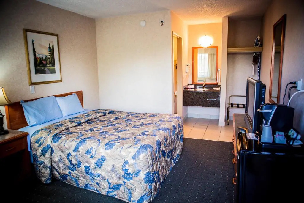 Langley Hwy Hotel