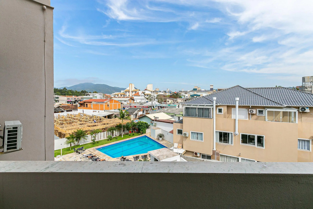 Apto em Condominio pe na Areia, c/ Piscina Mhr308