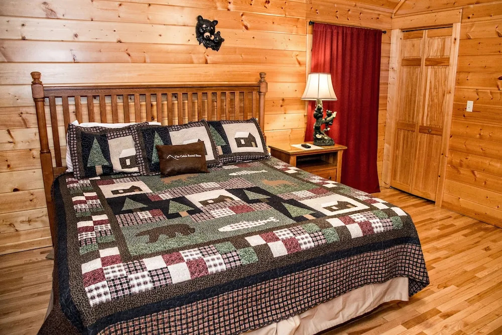 Swimming in the Clouds - Eight Bedroom Cabin