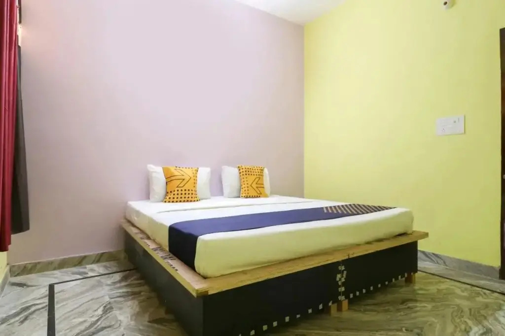Galaxy 24 by OYO Rooms
