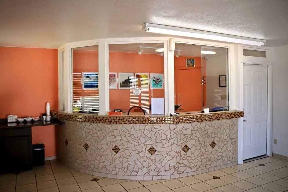 Heritage Inn & Suites