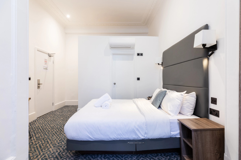 The J Hyde Park Hotel