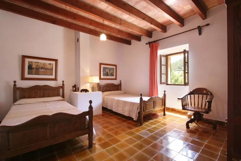 Villa - 4 Bedrooms with Pool and WiFi - 103179