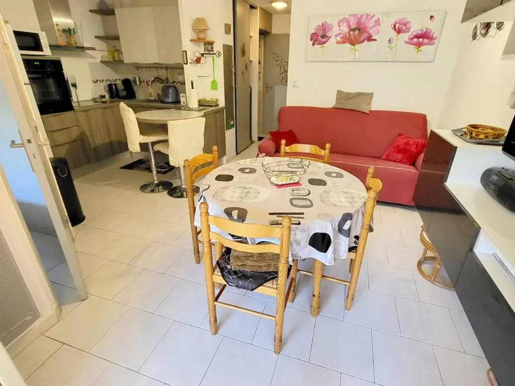 Appartement Six-Fours-les-Plages, 3 pièces, 4 personnes - FR-1-316-50