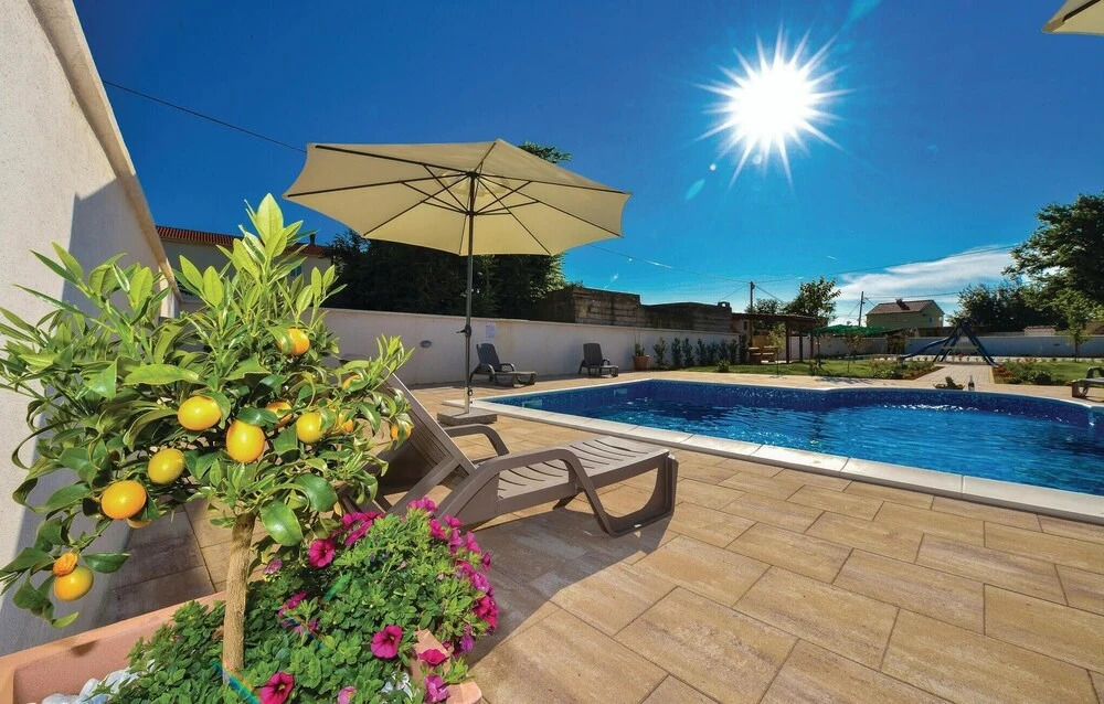 Nice Home in Privlaka With Wifi and 1 Bedrooms