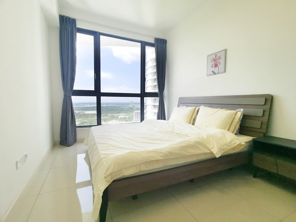 The M Macrolink Hijauan Medini