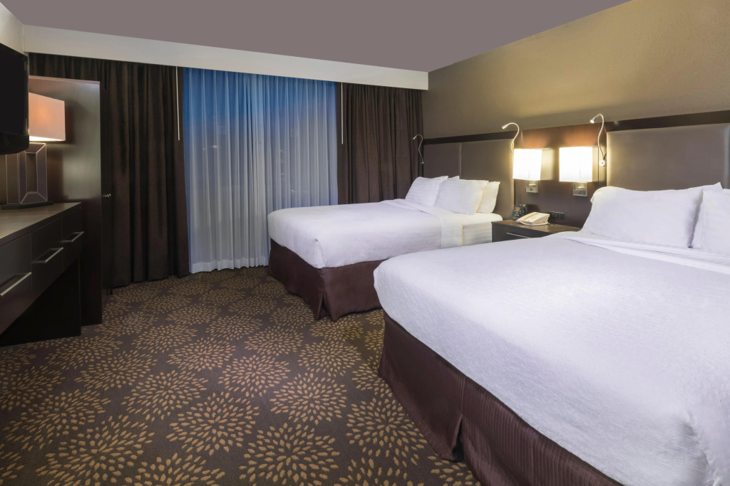 Holiday Inn and Suites Phoenix Airport North by IHG