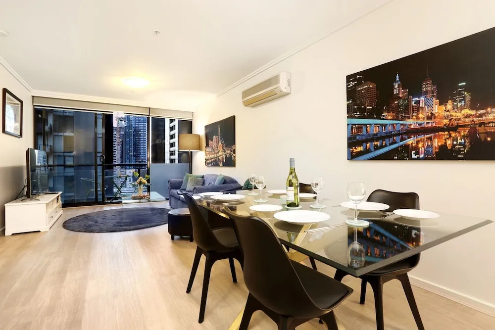 Bayviews Apartment