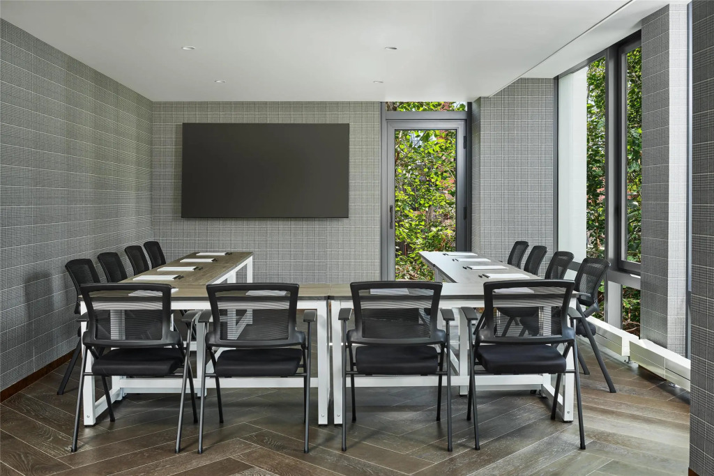 The George Manhattan, Tapestry Collection By Hilton