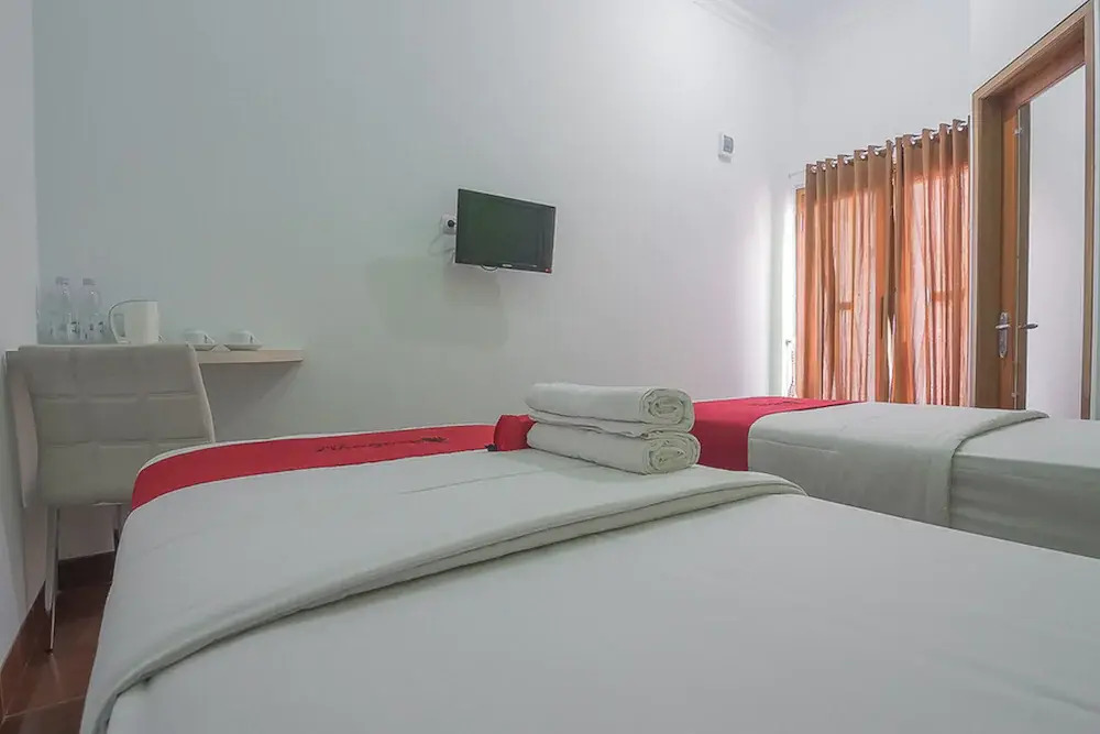Wisma Atensi by RedDoorz