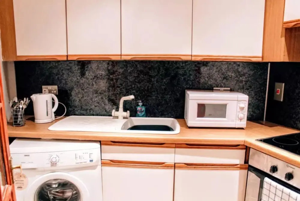 1 Bedroom Apartment Near The Old Town