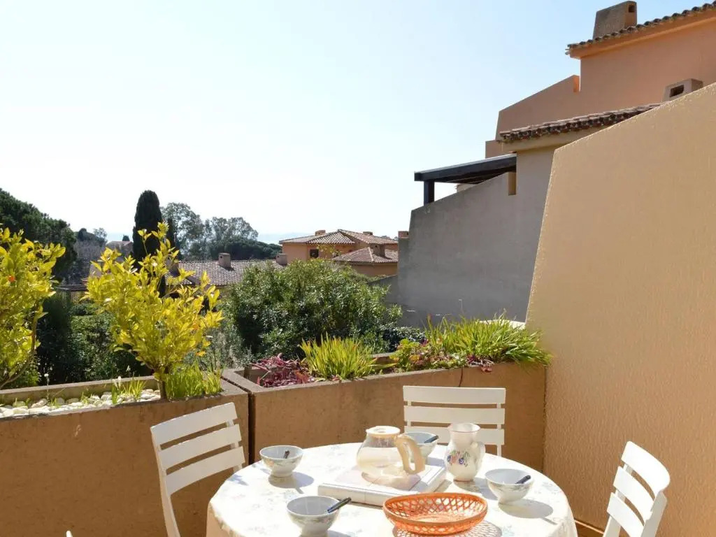 Appartement Le Lavandou, 1 pièce, 4 personnes - FR-1-251-409