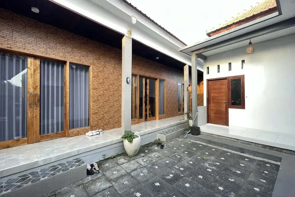 Zee House
