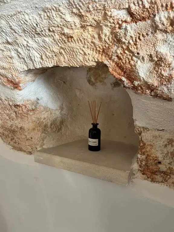 Tholos Studio, Sternes