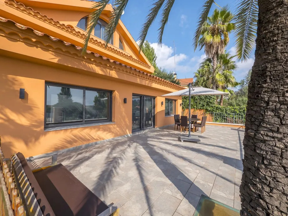 HomeHolidaysRentals Albi - Costa Barcelona