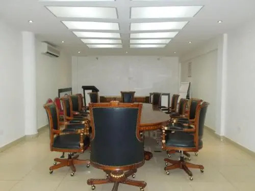 Airport Plaza Hotel