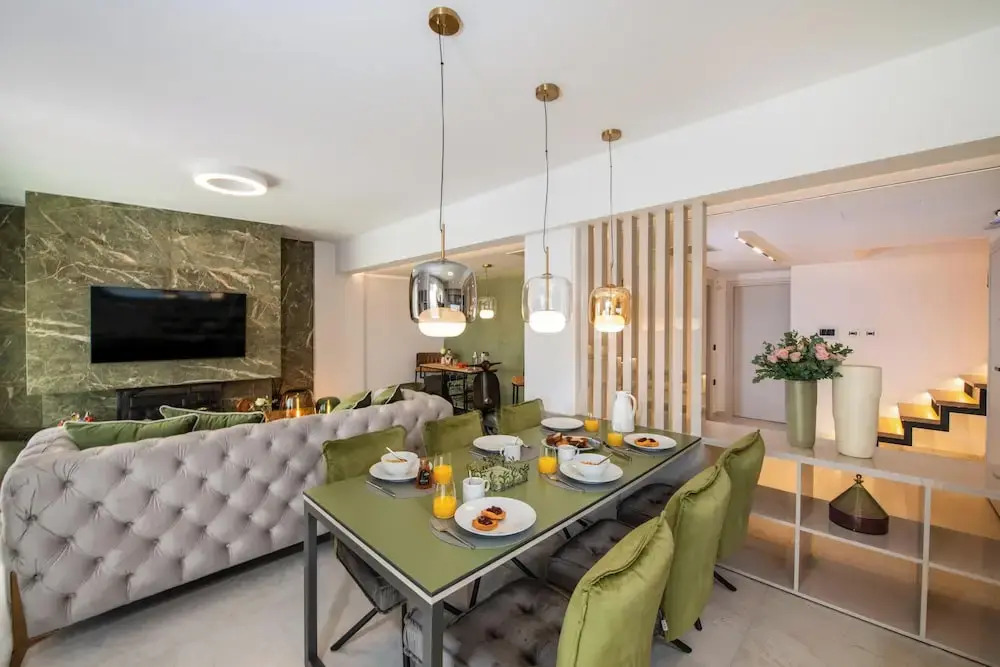 Flos Apartments