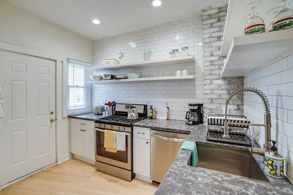 Bright Minneapolis Apartment - 1 Mi to Downtown!