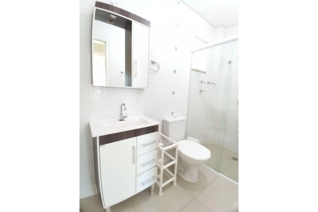Ar 001 Amplio Dpto Con Patio Privado Excelente Ubicación Céntrica