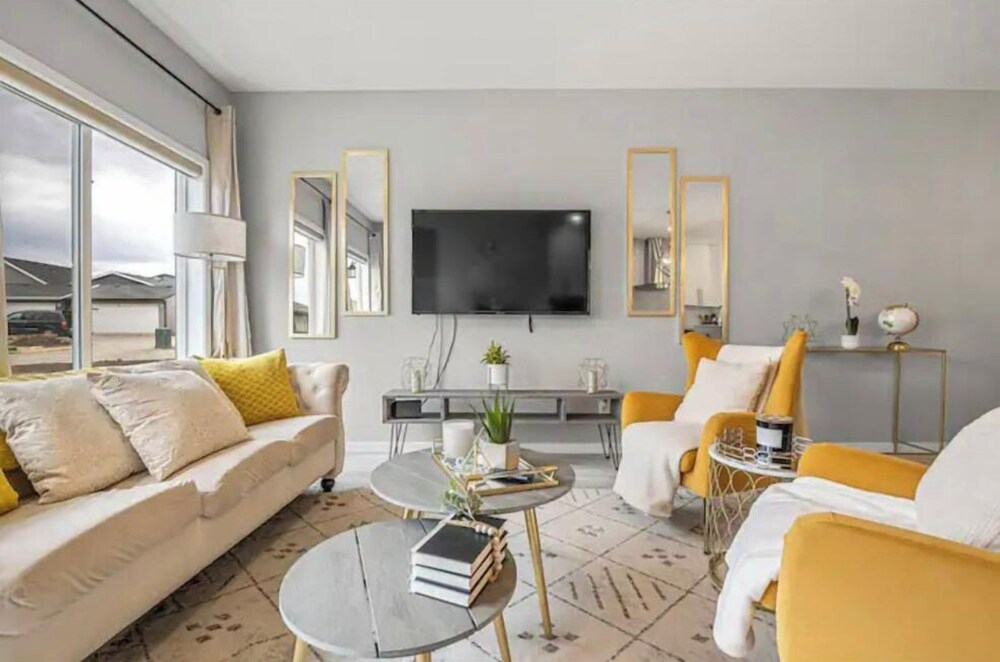 Luxury Modern Home - Livingstone
