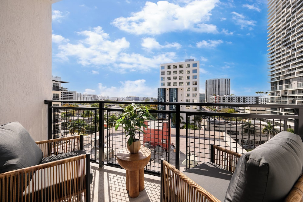 Sense28 Edgewater, an AvantStay Hotel