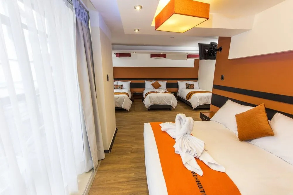 Capac Hotel