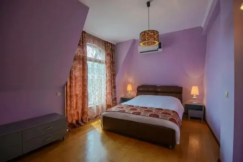 Purple Star Apartments