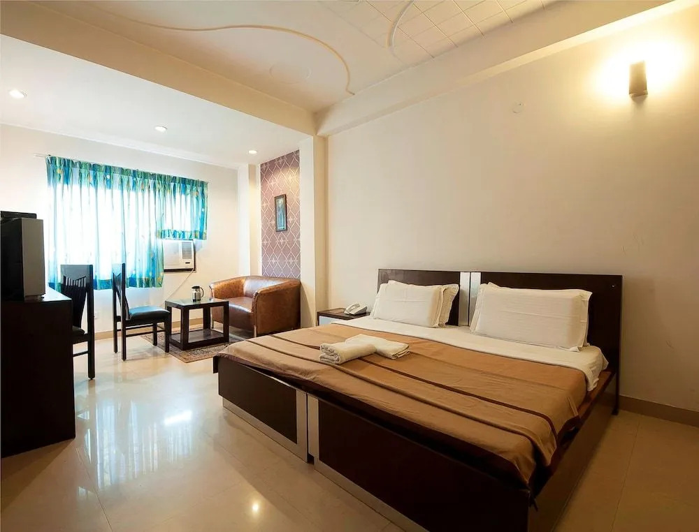 Hotel Era Residency