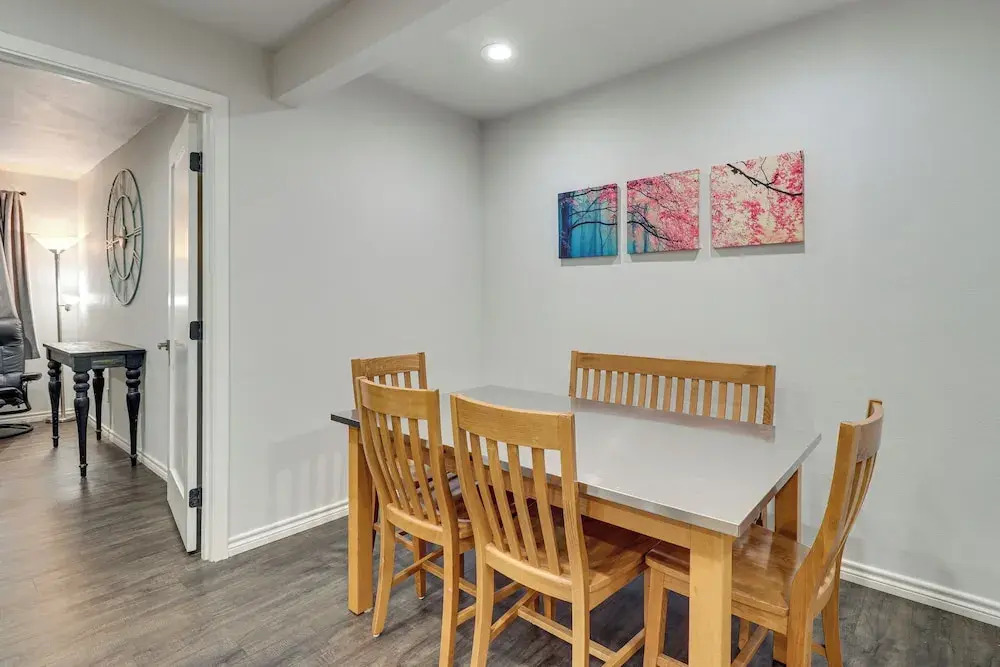 3 Mi to Dtwn Austin! Sleek Apt w/ Private Patio