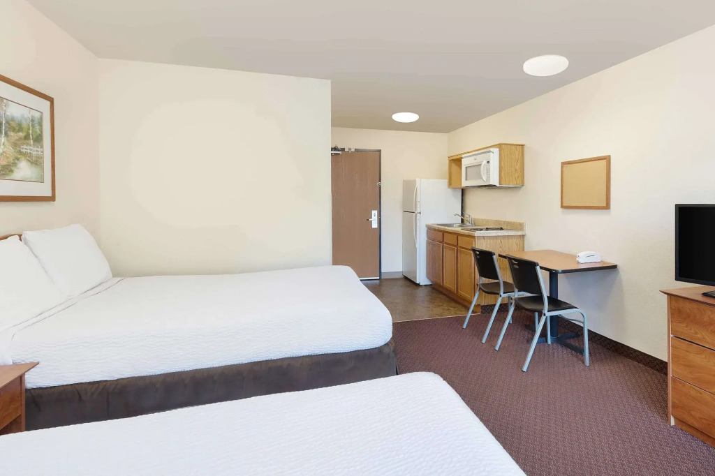 WoodSpring Suites Tyler Rose Garden