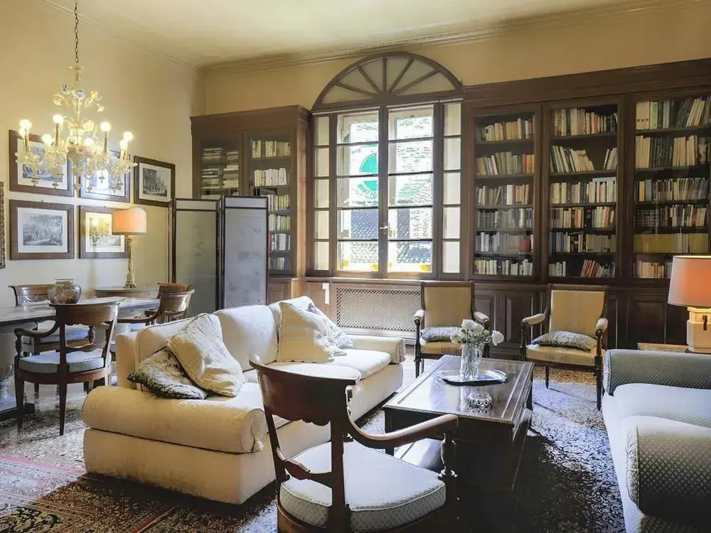 Strada Maggiore Apartment