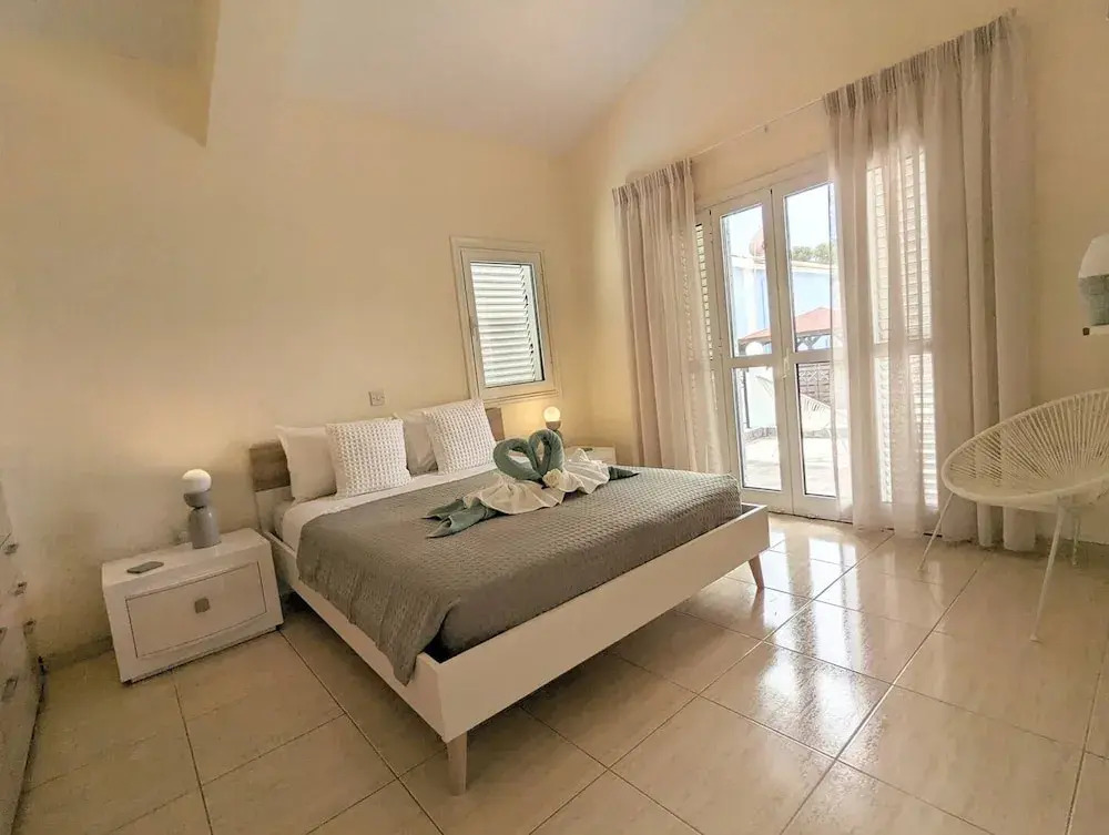 Blue Estia Villa - Pool, Wifi, Summer Breeze