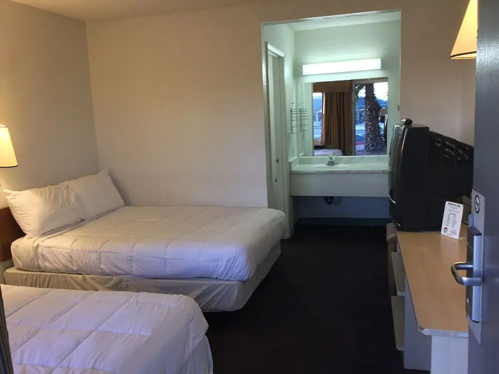 Minsk Hotels - Extended Stay, I-10 Tucson Airport