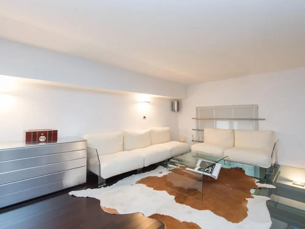 Rsh Pantheon Luxury Hi Tech Apartment