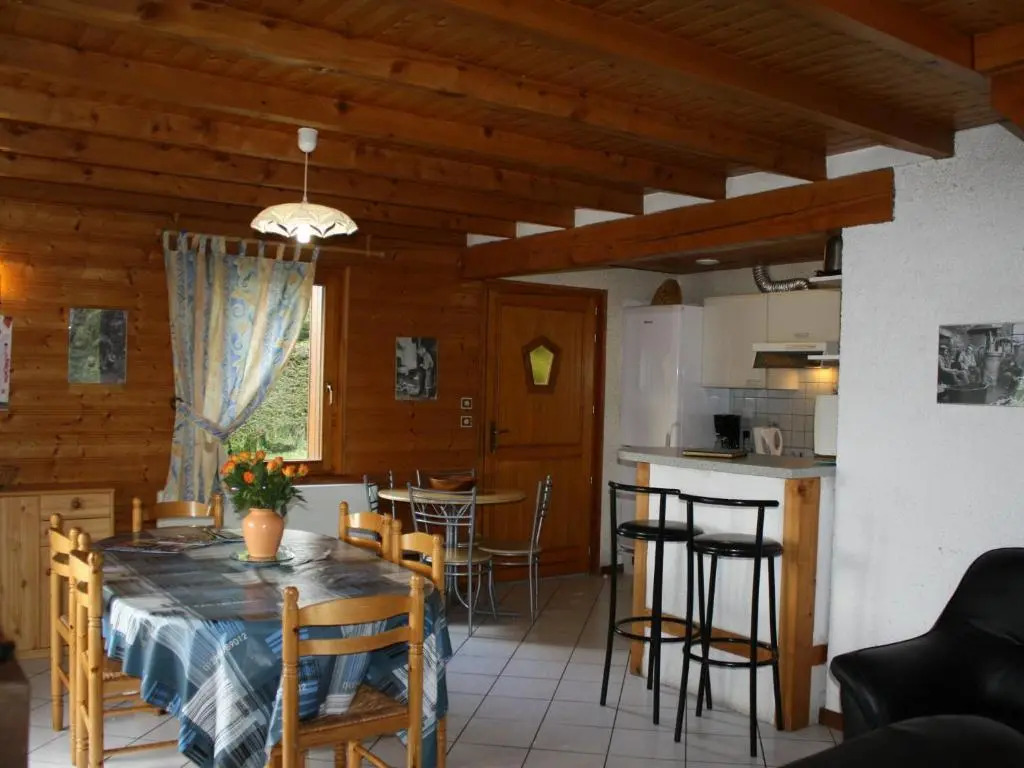 Chalet spacieux à Gérardmer avec terrasse et équipements familiaux - FR-1-589-65