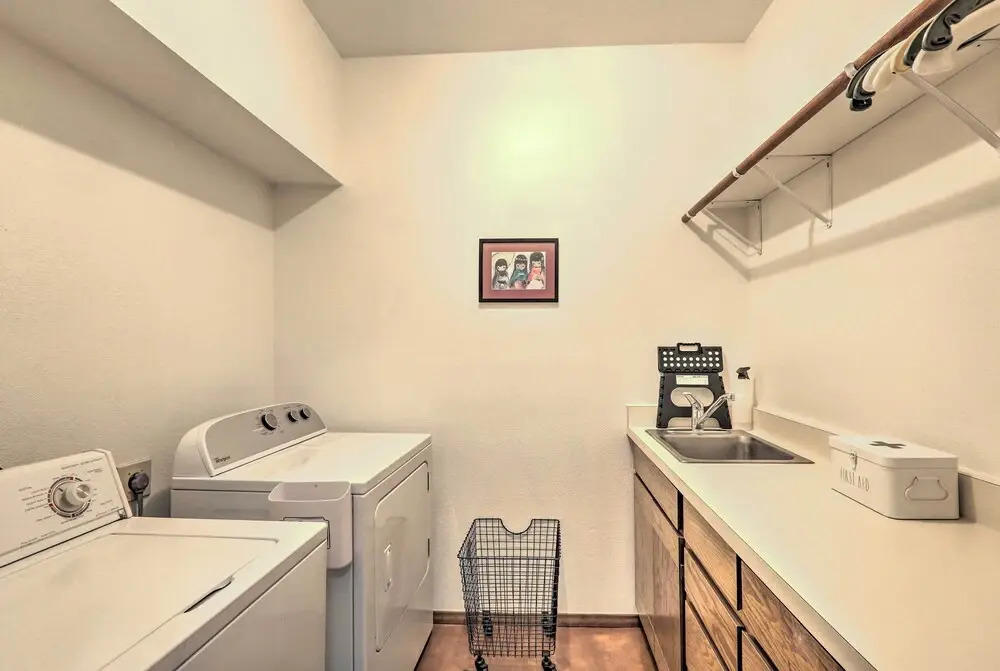 Beautiful 'saguaro Vista' w/ Mountain Views!