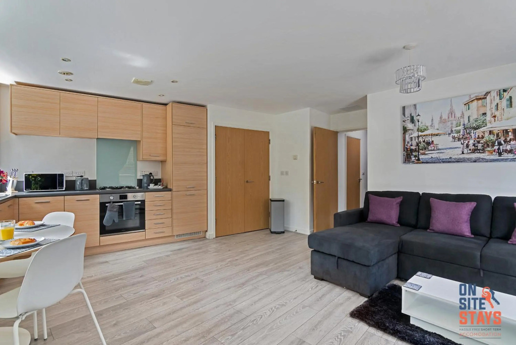 2 bed apt, en suite, Balcony, Wifi, 2 x parking