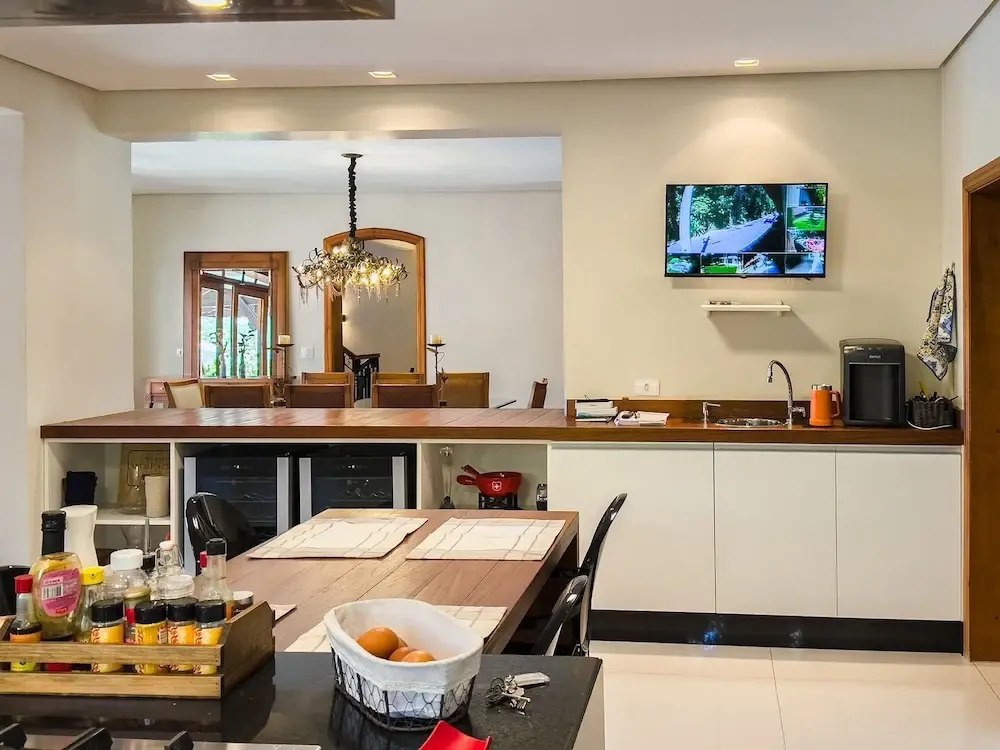 Casa de alto padrão com lazer completo na Granja Viana