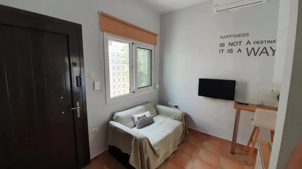 Cozy seaside studio in Lemos