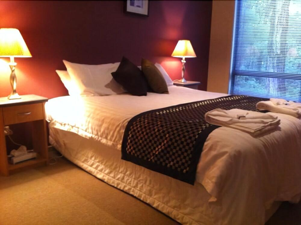 Idyllic Retreat For 4 People in Beautiful Otway Ranges, Recharge & Refresh in Hot Tub