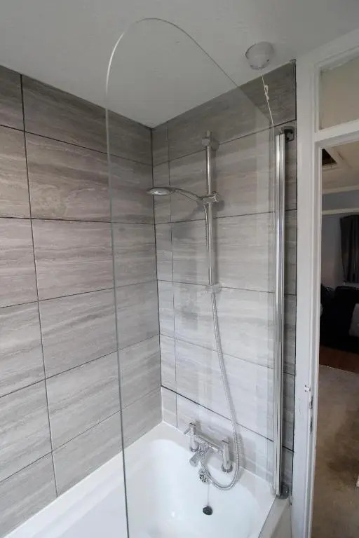 Virexxa Aylesbury Centre - Deluxe Suite - 3Bed House with Free Parking