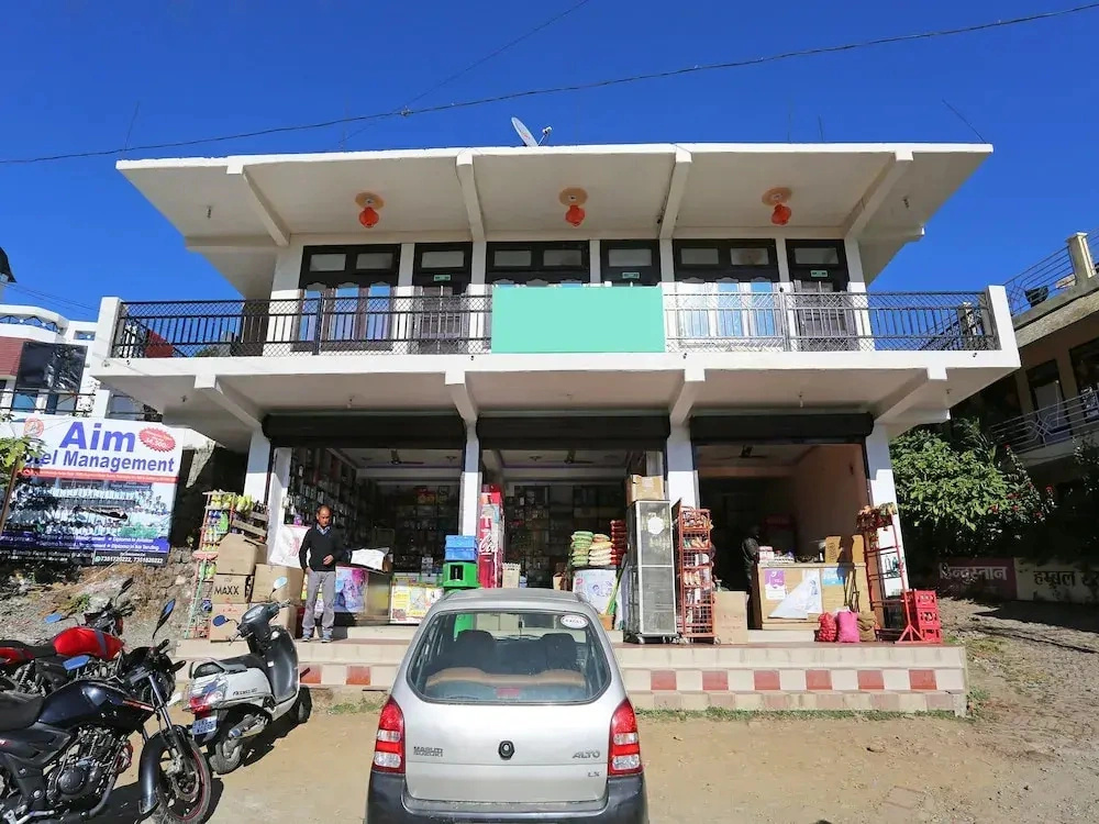 Oyo 10932 Home 1Bk Spacious Studio Mehragaon