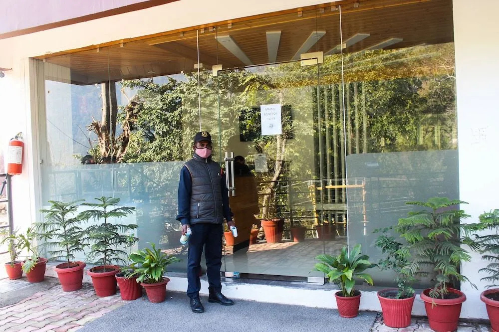 OYO 9711 Hotel Marc Blu