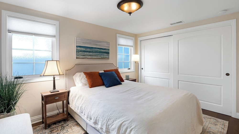 Seventh & Shore Stylish Seal Beach Home w/ Elevator, Fireplace + Bold Design